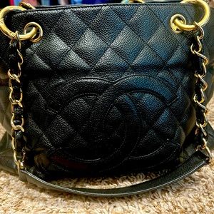 Chanel Vintage Caviar Grand shopping tote
